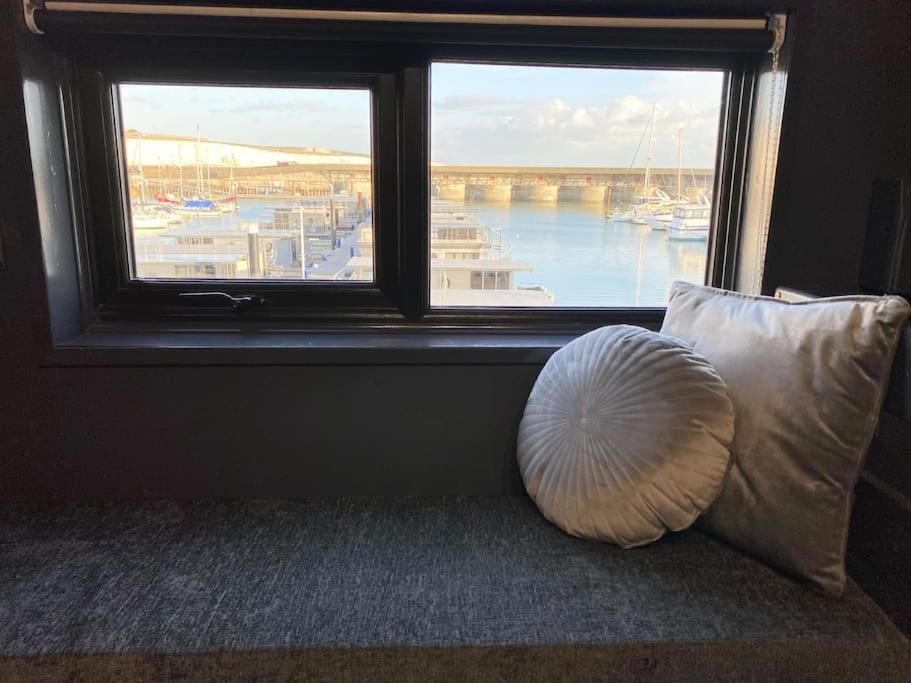 Seascape - Floating Home At Brighton Marina With Free Parking Exterior foto